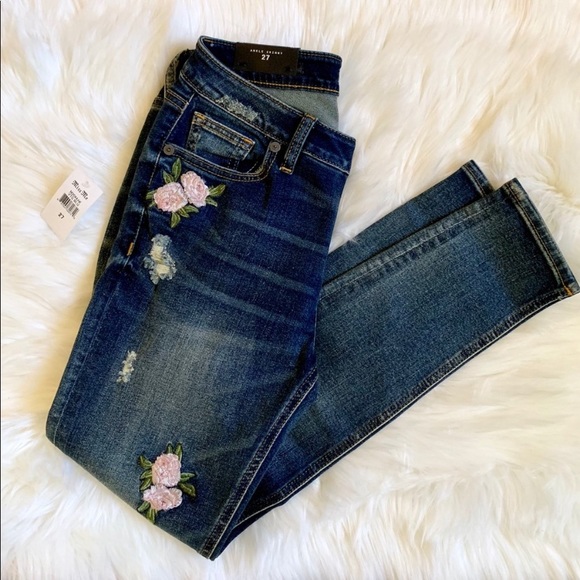 Miss Me Denim - Miss Me Floral Embroidered Distressed Skinny Jeans